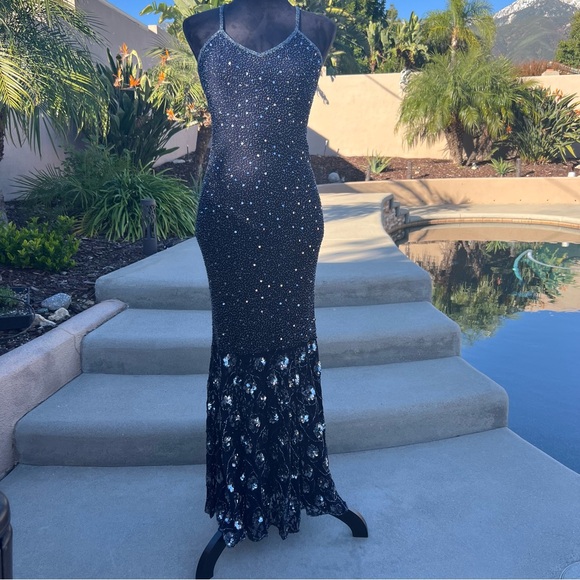 Elegant Deep Blue Sequin Evening Dress - Picture 13 of 15